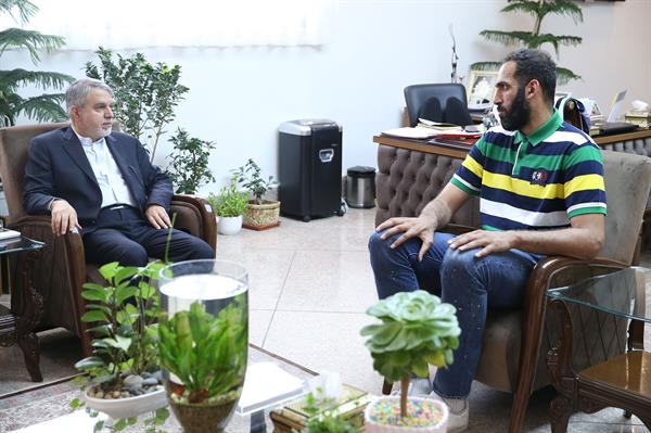 اهدا مدال و لباس حامد حدادی به موزه المپیک و پارالمپیک 3