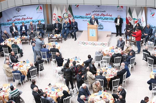 نشست صمیمی پبشکسوتان ورزشی کشور با مسئولین وزارت ورزش و کمیته ملی المپیک و پارالمپیک 58