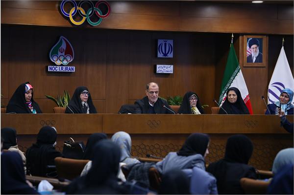 مراسم تجلیل از بانوان تاثیرگذار در ورزش زنان 44