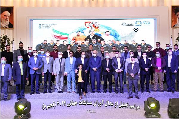 با حضور معاونین وزارت ورزش و جوانان و دبیرکل کمیته ملی المپیک؛ مراسم تجلیل از قهرمانان فدراسیون بدنسازی و پرورش اندام برگزار شد