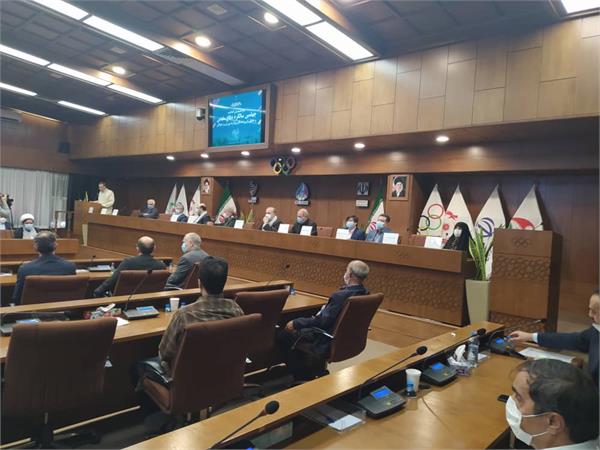 بزرگداشت چهلمین سالگرد دفاع مقدس و تجلیل از رزمندگان وزارت ورزش و جوانان با حضور سرلشگر رحیم صفوی،سلطانی فر و صالحی امیری برگزار شد