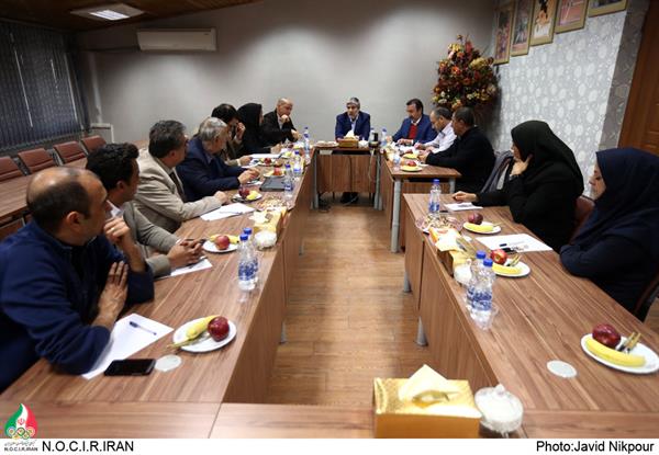 در ادامه نشست با فدراسیونهای المپیکی؛مسئولین کمیته روز گذشته در فدراسیون دو و میدانی حضور یافتند