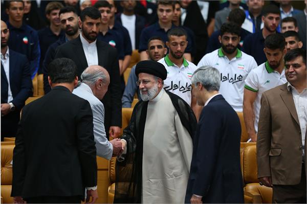 مراسم تجلیل از قهرمانان و مدال آوران سال 1403 44