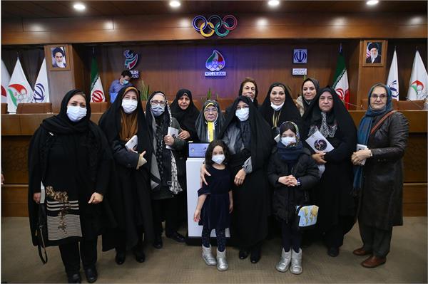 مراسم نکوداشت خانم طاهره طاهریان 42