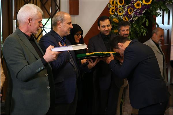 مراسم بدرقه کاروان ورزشی اعزامی به بازی های المپیک پاریس و امضا تفاهم نامه ورزشی با آستان قدس رضوی 62