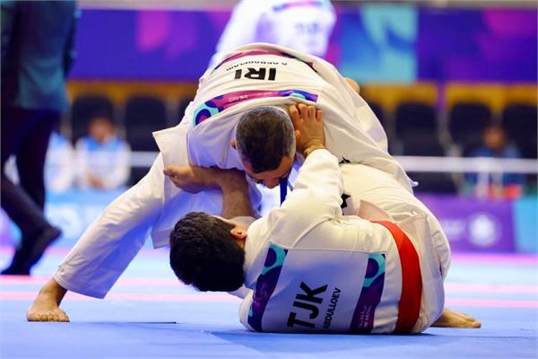 بازی‌های کشورهای اسلامی ریاض،شکست اکبرپور در نخستین مبارزه جوجیتسو