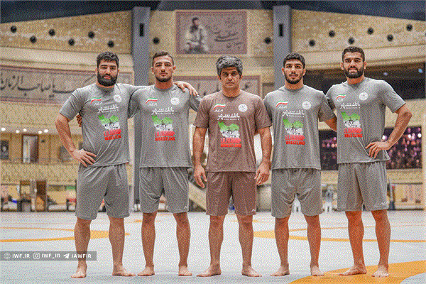 تیم منتخب کشتی آزاد راهی بوداپست شد