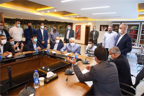 بازدید معاون رئیس جمهور و مسئولان ورزش از اردوی تیم ملی کشتی