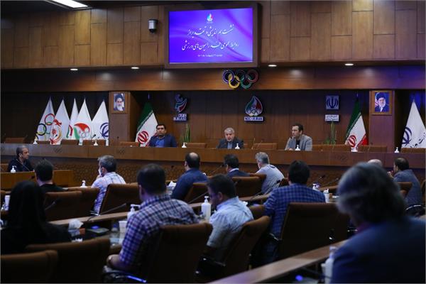 بمناسبت روز جهانی ارتباطات و روابط عمومی؛نشست صمیمی دکتر صالحی امیری با روابط عمومی فدراسیون های ورزشی برگزار شد