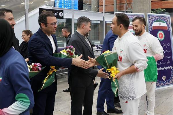 با استقبال مدیران کمیته ملی المپیک و وزارت ورزش و  پس از کسب 4 مدال طلا ، یک نقره و دو برنز  تیم ملی هنرهای رزمی ( MMA )  و ورزشکار گلف به کشور بازگشتند