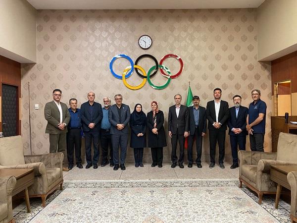 ​  بررسی ضرورت تدوین شیوه نامه راهکارهای مدیریت پسماند در کوهستانها و تفرجگاه‌های طبیعی کشور  در نشست کمیسیون محیط زیست