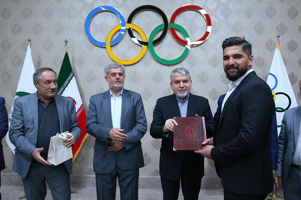 مراسم بدرقه کاروان ورزشی ایران به بازیهای المپیک زمستانی جوانان لوزان 13