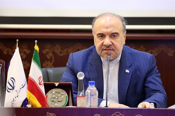 اهدای مدال ها و افتخارات 28