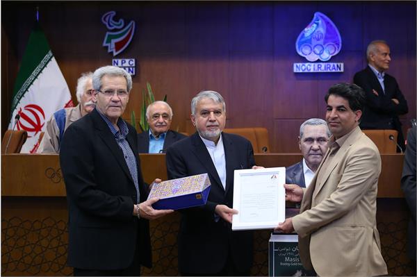 مراسم رونمایی از سردیس ماسیس هامبارسومیان 42