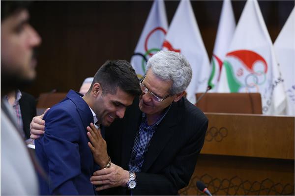 مراسم رونمایی از سردیس ماسیس هامبارسومیان 41