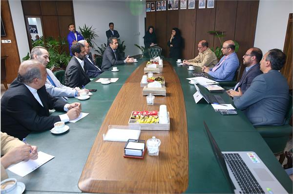 امضای تفاهم نامه همکاری با سازمان ایمیدرو 17