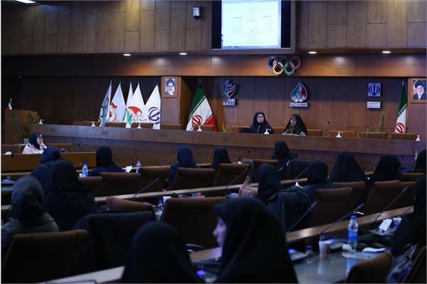 جلسه مدیریت رهبری زنان 8