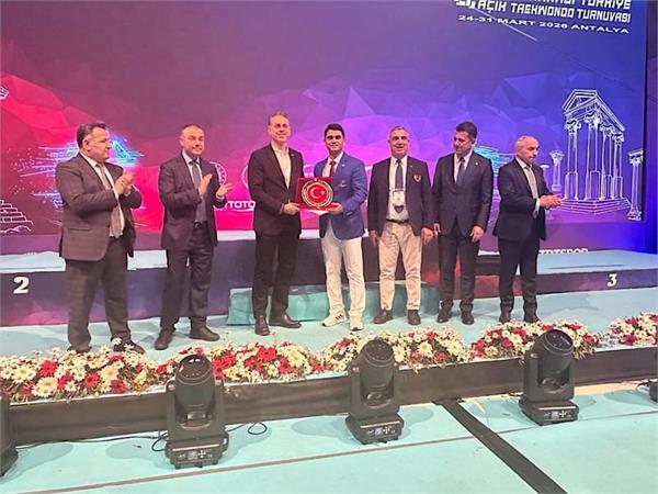 ​  ​اکبرزاده بهترین داور رقابت های تکواندو آزاد ترکیه شد