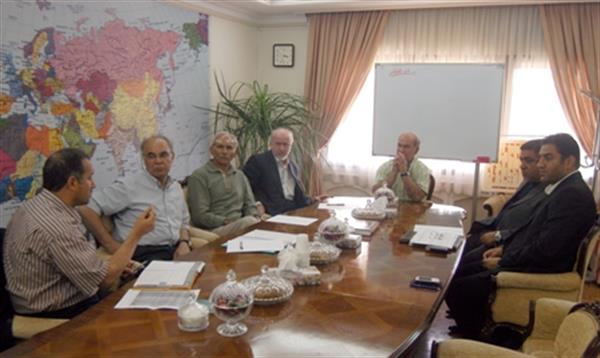 در نشست دست اندرکاران تیم فوتبال امید با افشارزاده مطرح شد؛دبیر کل کمیته ملی المپیک :توقع صعود تیم فوتبال امید به المپیک خواسته به حق مردم است