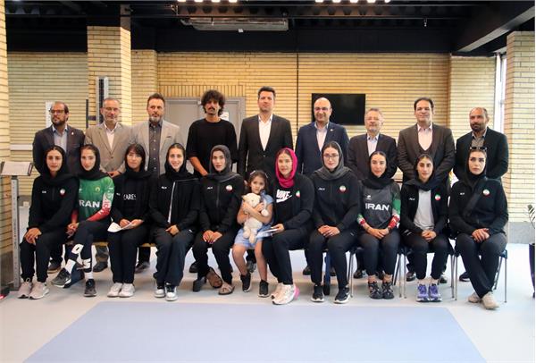 دیدار دکتر علی نژاد و جمعی از اعضای هیات اجرایی با تیم ملی رویینگ در مرکز معاینات پزشکی آکادمی