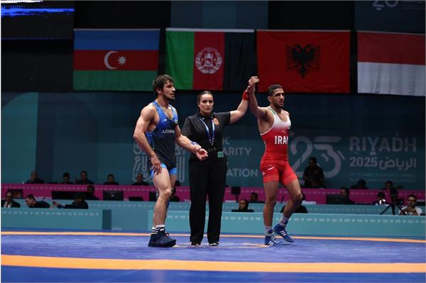 بازی های کشورهای اسلامی ریاض؛ رحمان عموزاد فینالیست شد