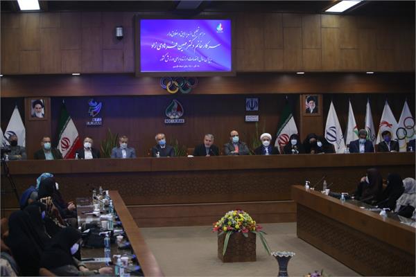 با حضور مسئولان کمیته ملی المپیک؛مراسم تجلیل از دکتر فرهادی زاد برگزار شد