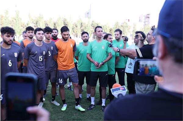 بازدید دبیرکل کمیته ملی المپیک از اردو تیم ملی فوتبال 13