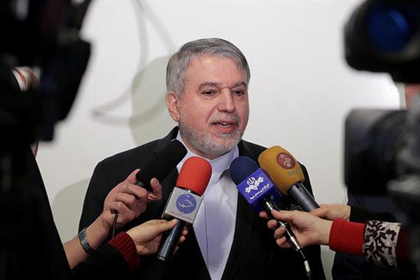 صالحی امیری دربازدید ازنمایشگاه کتاب ومراسم رونمایی از کتاب "پایداری از طریق ورزش":ورزش قهرمانی بستری برای همبستگی ملت هاست
