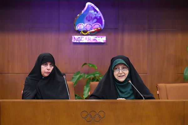 همایش ملی زن و ورزش- فرصت ها و چالش ها 7