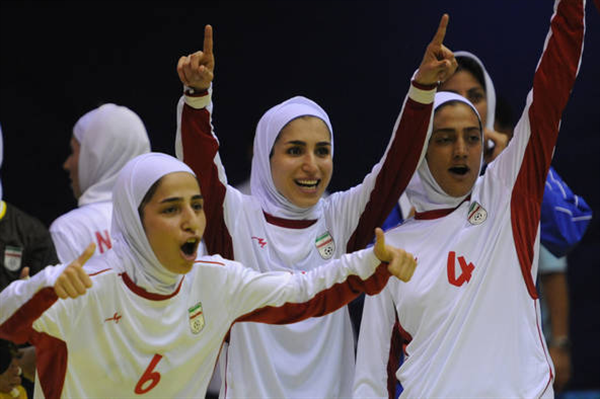 چهارمین دوره بازیهای داخل سالن آسیا؛تیم ملی فوتسال بانوان به سومین برد خود دست یافت/ایران1 ویتنام 0