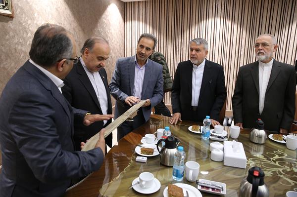 اهدا مدال و کاپ افتخارآفرینان ورزش کشور به موزه المپیک و پارالمپیک 15