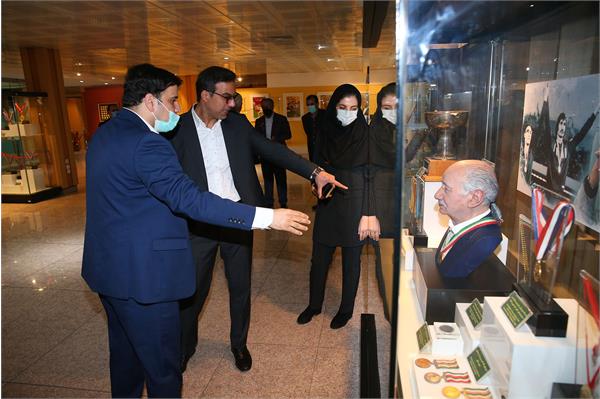 بازدید ریاست اتاق بازرگانی ایران و قطر از موزه ملی ورزش 5