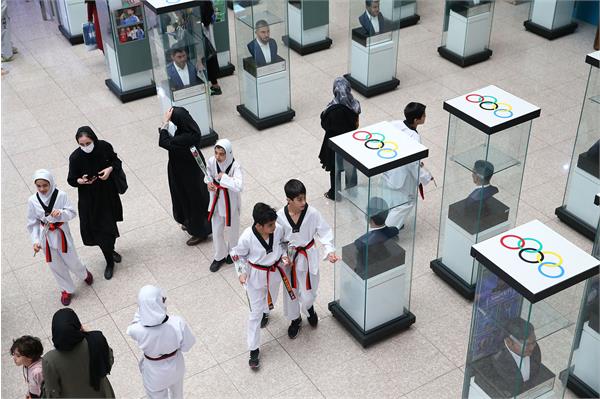 بازدید مسولان و ورزشکاران تکواندو استان تهران از موزه ملی ورزش، المپیک و پارالمپیک 2