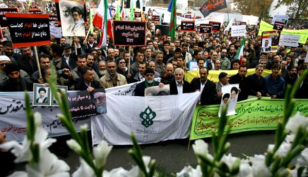 با حضور در میدان فلسطین ؛جامعه ورزش هتک حرمت به ساحت مقدس معمار کبیر انقلاب اسلامی را محکوم کرد