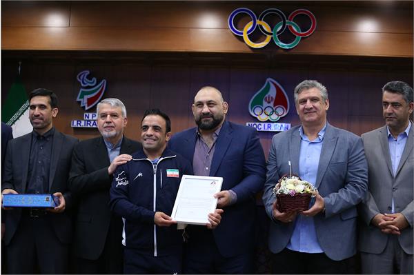 تجلیل از افتخارآفرینان کاروان اعزامی به بازی های المپیک ناشنوایان برزیل 37