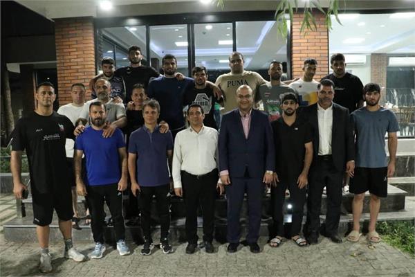 NOC Secretary-General Visits National Greco-Roman Wrestling Camp