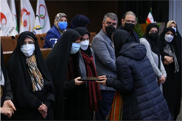 همایش معرفی بانوی اخلاق ورزش 28