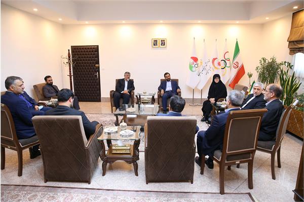 نشست صمیمانه مسولان کمیته ملی المپیک با وزیر ورزش و جوانان  7