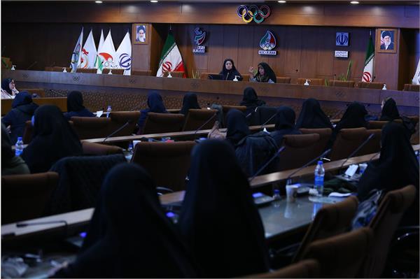 جلسه مدیریت رهبری زنان 7