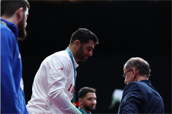 بازیهای همبستگی کشورهای اسلامی ریاض ، خسروی وفا مدال های کشتی فرنگی را اهدا کرد