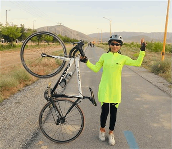 هلن زارعی ملی پوش نوجوان دوچرخه سواری:آرزو دارم برای کشورم افتخارآفرین باشم