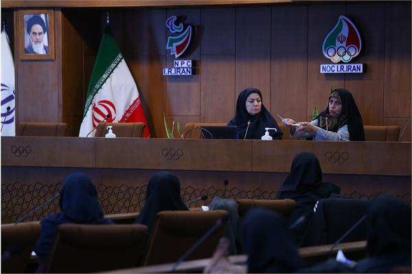 جلسه مدیریت رهبری زنان 9