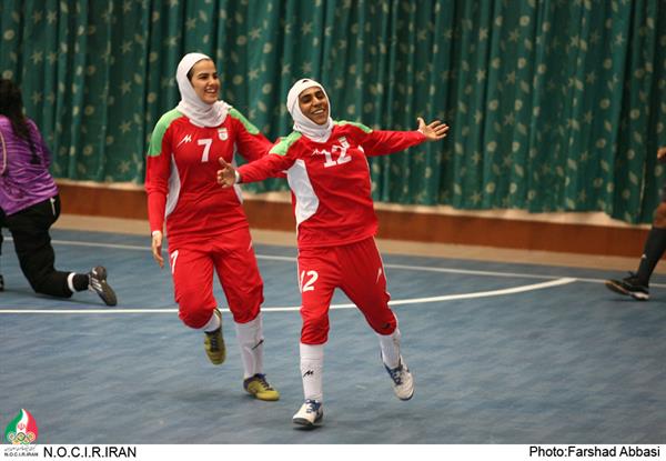 سومین دوره بازیهای داخل سالن آسیا-ویتنام؛کاپیتان تیم ملی فوتسال بانوان:در برابر ژاپن کار سختی داریم