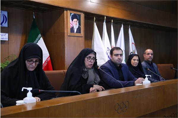 دوره مدیریت رهبری در ورزش زنان 9