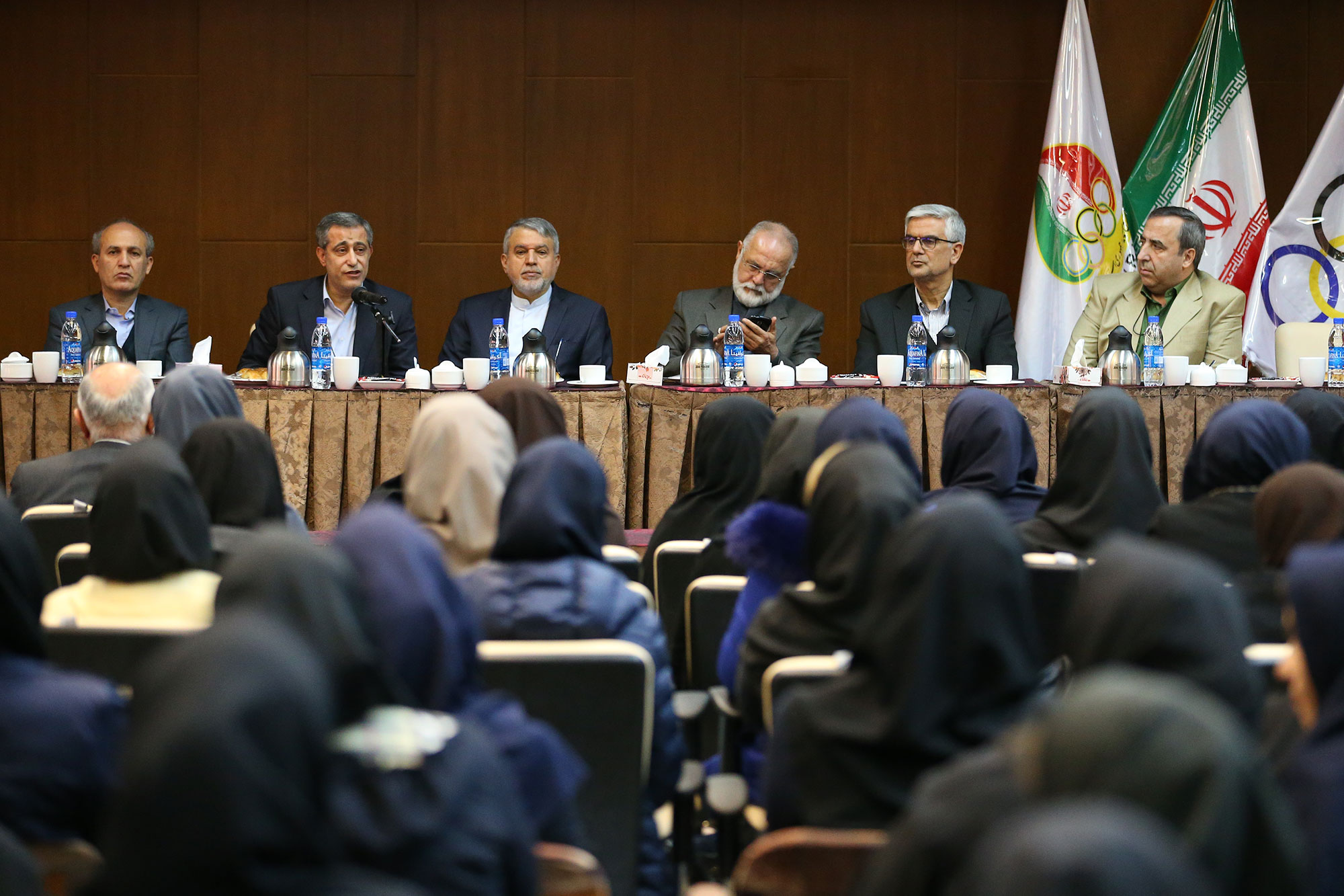 نشست ماهیانه مسوولان کمیته ملی المپیک با کارمندان کمیته ملی المپیک 21