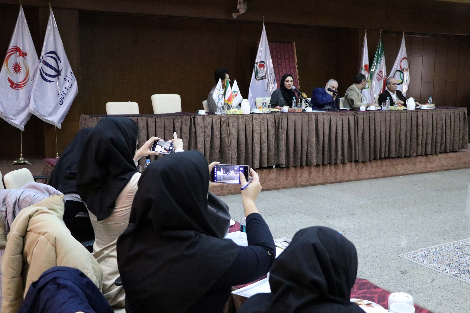 مراسم رونمایی از پوستر کنگره بین المللی حقوق ورزشی 8