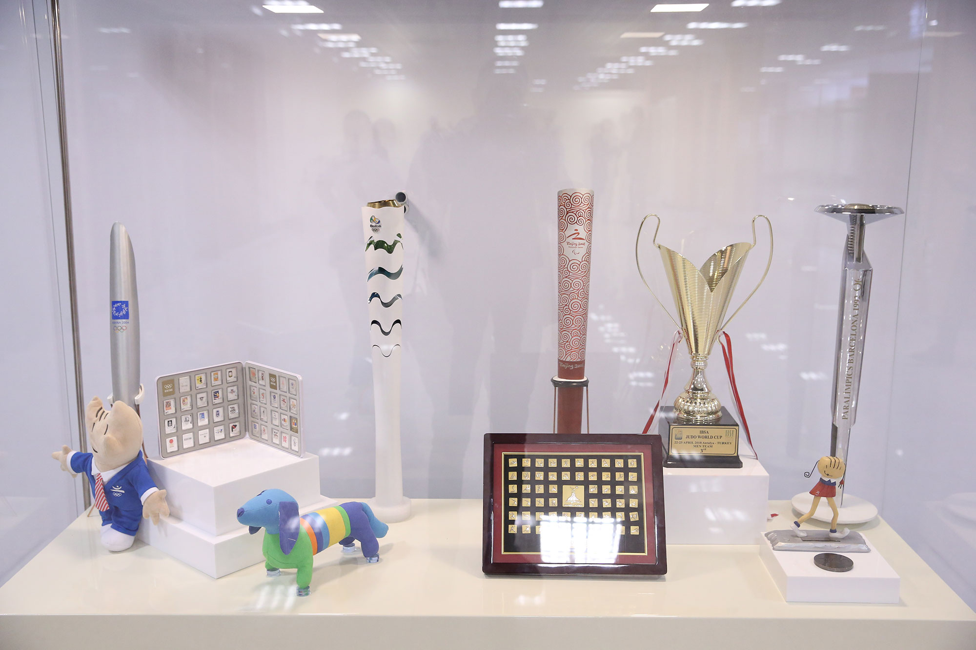 مراسم اهدا مدال و کاپ افتخارآفرینان ورزش کشور به موزه المپیک و پارالمپیک 3