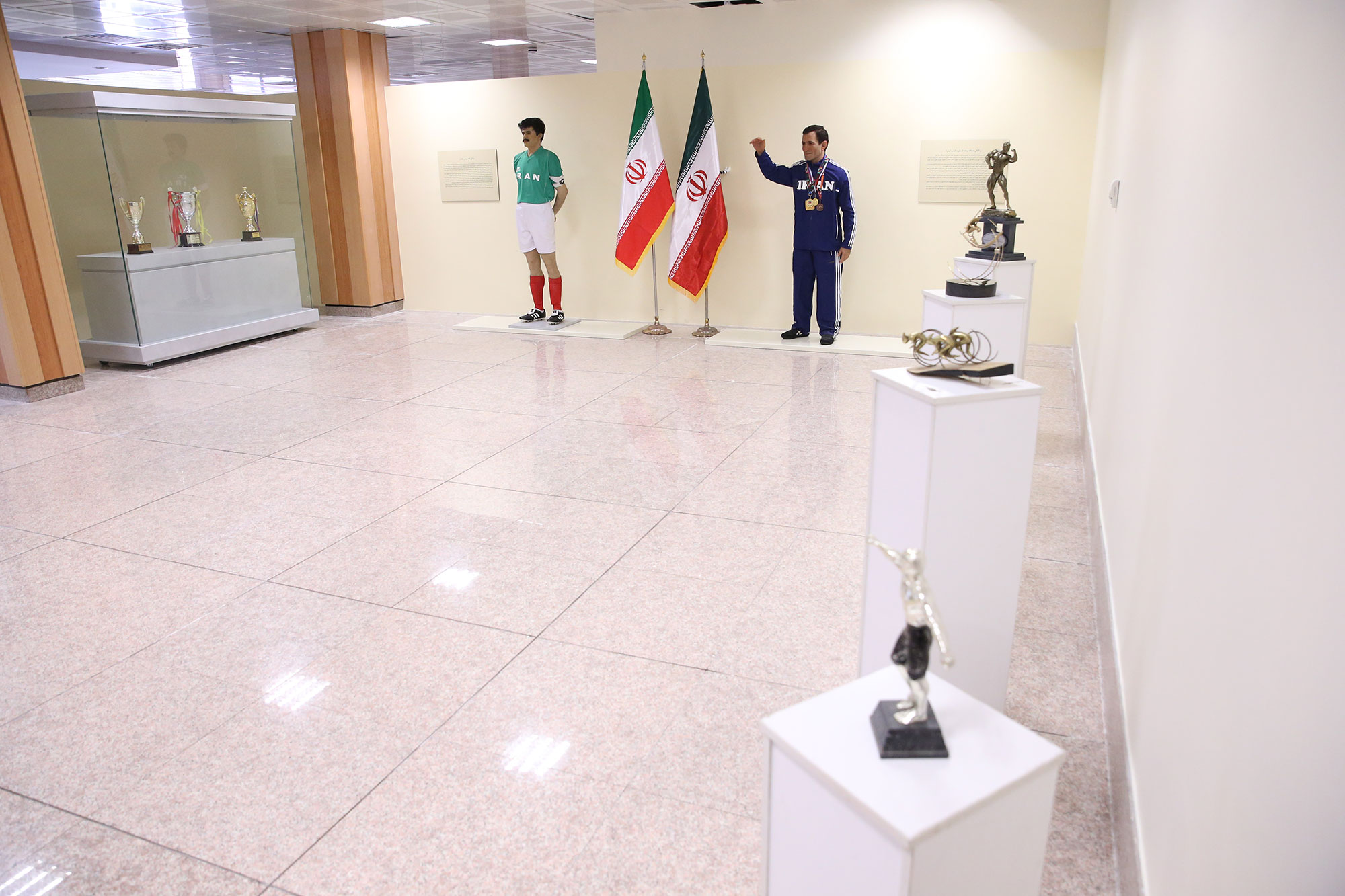 مراسم اهدا مدال و کاپ افتخارآفرینان ورزش کشور به موزه المپیک و پارالمپیک 4
