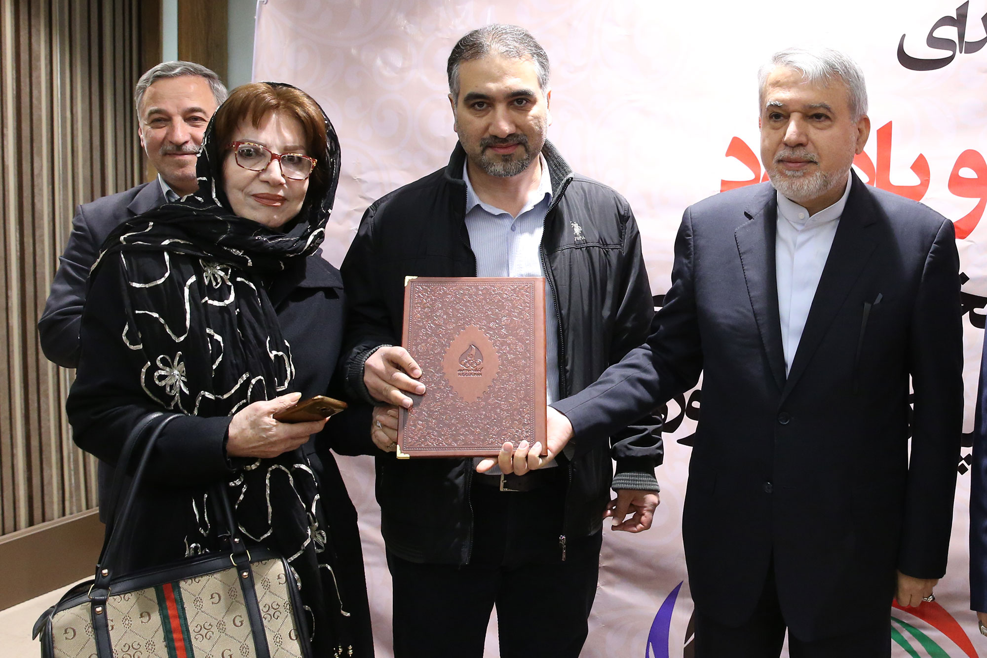 مراسم اهدا مدال و کاپ افتخارآفرینان ورزش کشور به موزه المپیک و پارالمپیک 19