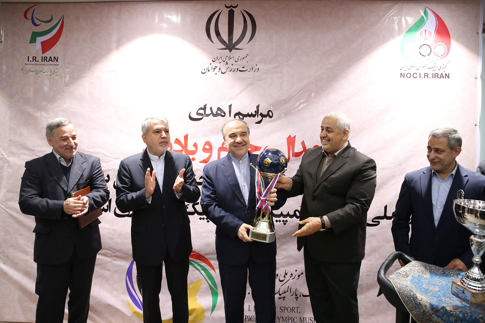 مراسم اهدا مدال و کاپ افتخارآفرینان ورزش کشور به موزه المپیک و پارالمپیک 20